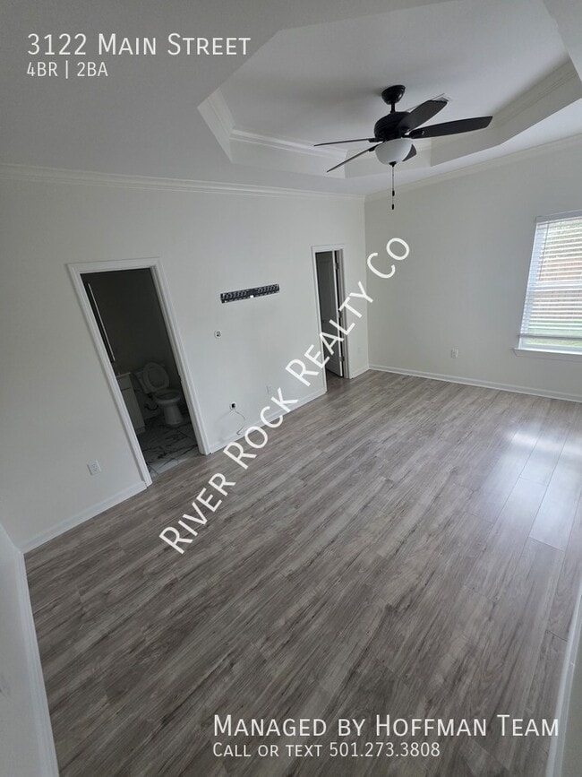 Building Photo - 3122 Main St