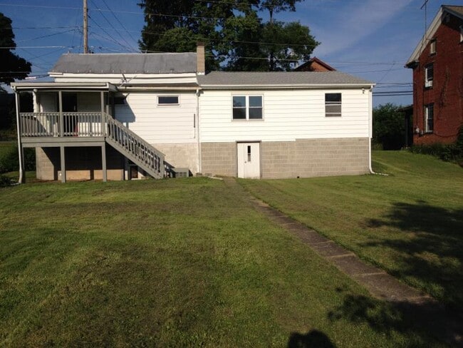 Building Photo - 668 N. Weavers Mill Rd