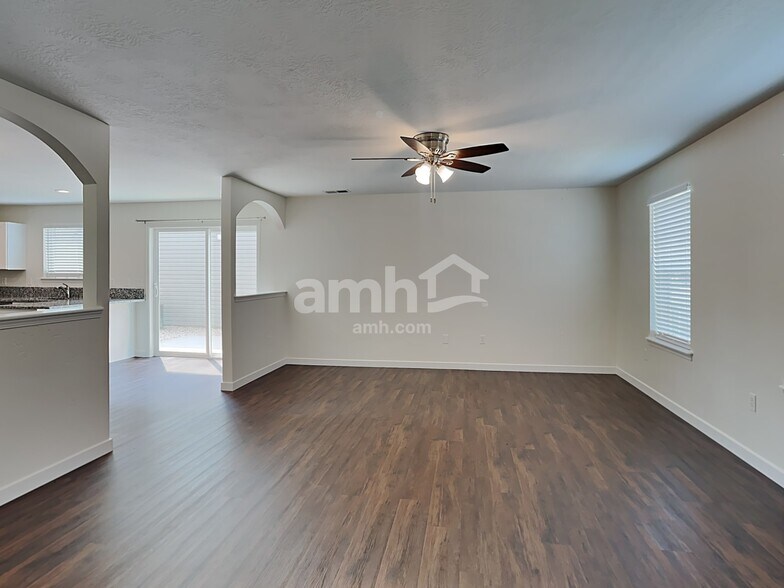 Building Photo - 9201 W Shelterwood Dr