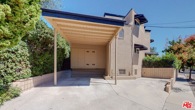 Building Photo - 9001 Lloyd Pl