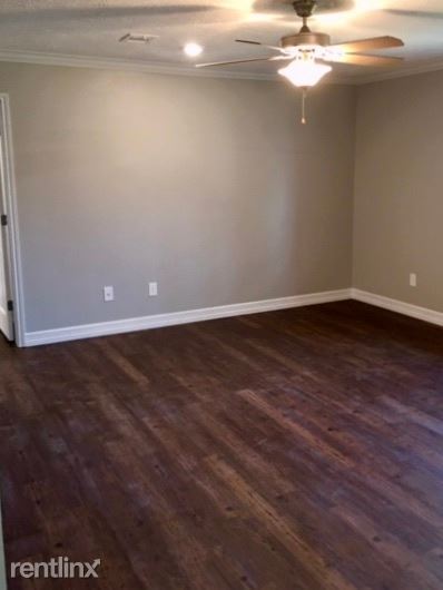 Building Photo - 3 br, 2 bath House - 13590 Rolling Hills Dr