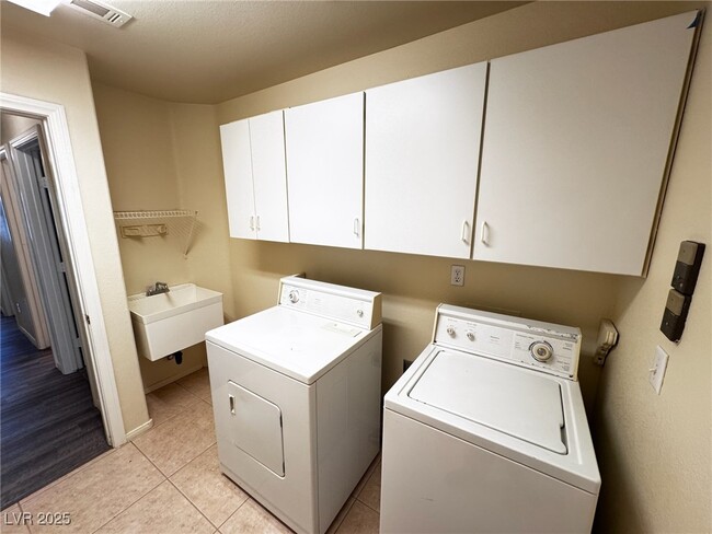 Building Photo - 5117 Elm Grove Dr