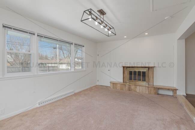 Building Photo - 5415 N Lydell St