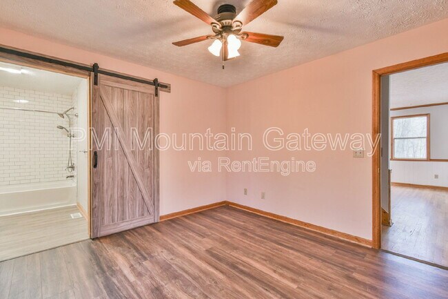 Building Photo - 495 Washboard Rd