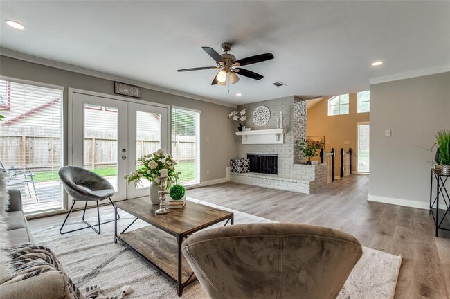 Building Photo - 12806 Shady Knoll Ln