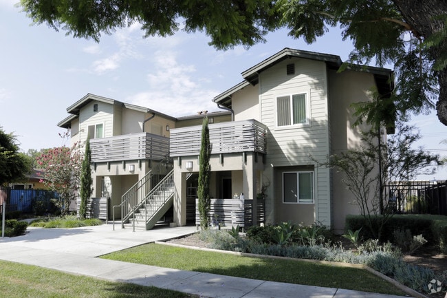 Building Photo - Avon Dakota (Phase I)