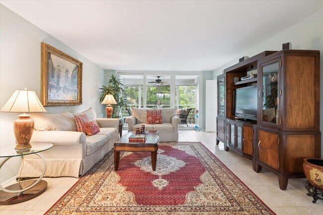 Building Photo - 3900 Oaks Clubhouse Dr