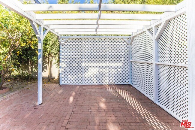 Building Photo - 2230 Midvale Ave