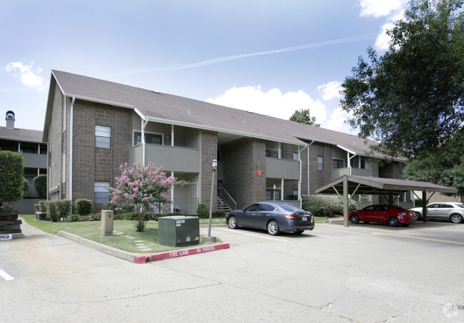 Building Photo - The Woodlands