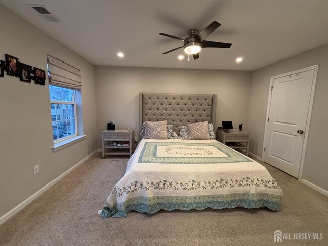 Building Photo - 1205 Hights Farm Rd N