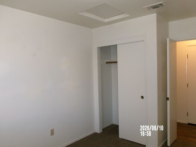 Building Photo - 2811 Brookside Dr