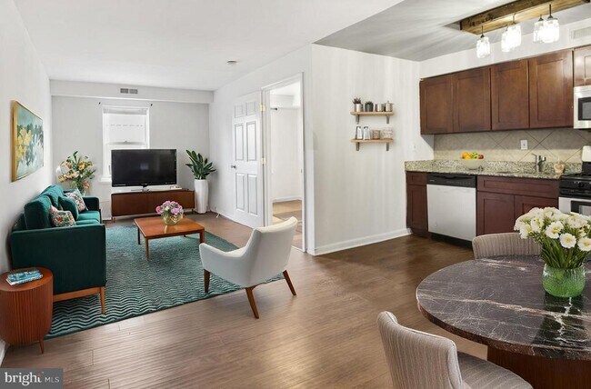 Building Photo - 240 W Girard Ave