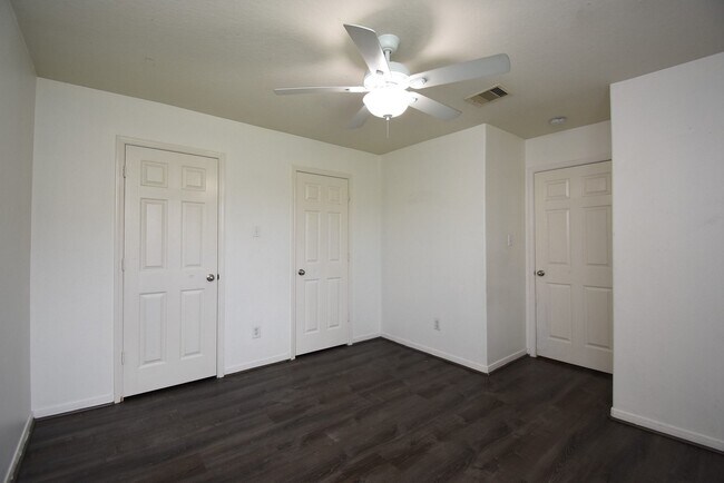 Building Photo - 128 Long Canyon Ln