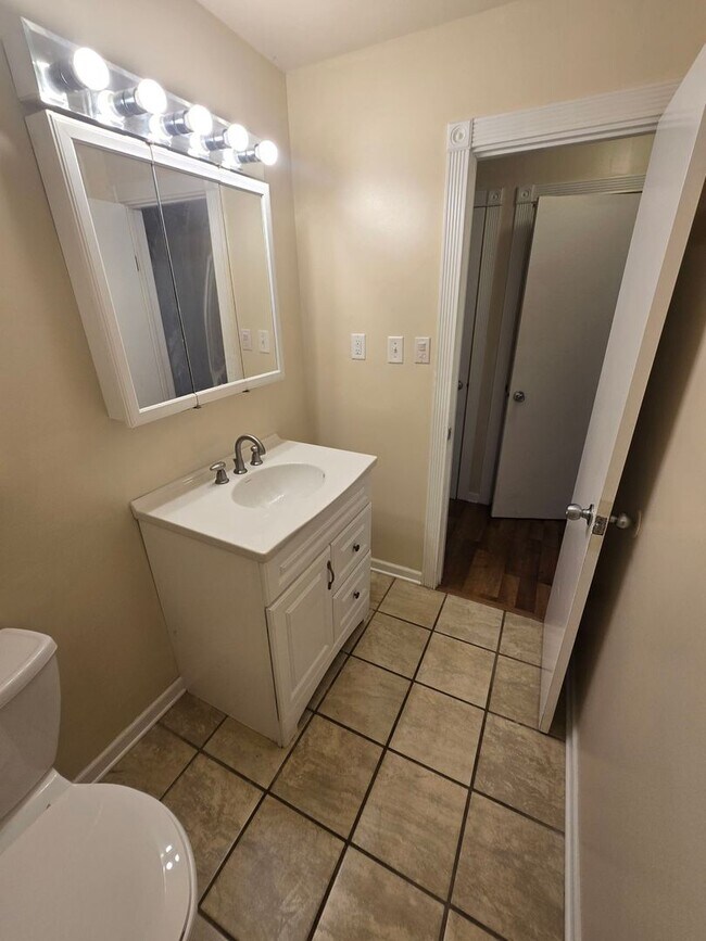 Building Photo - 3334 Michigan St