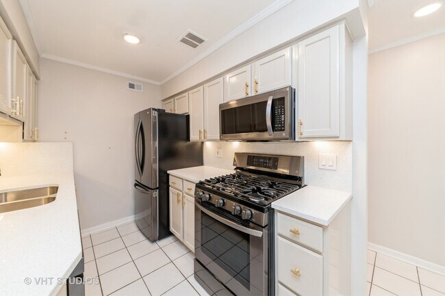 Building Photo - 1511 N Windsor Dr