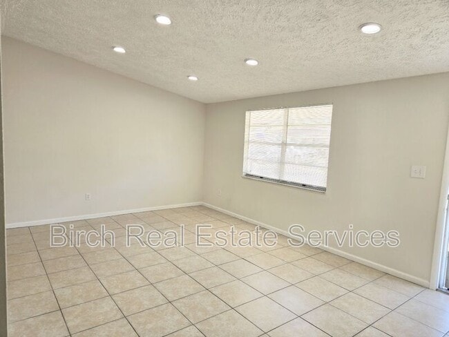 Building Photo - 6448 Reno Ave
