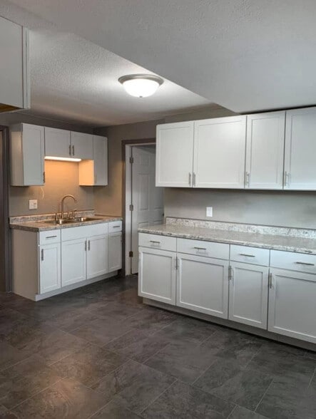 Kitche - 2523 Lyon St
