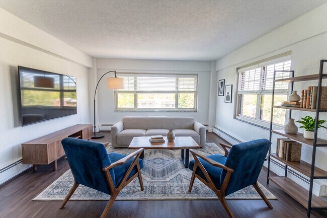 429 C503 Living Room - 429 Apartments
