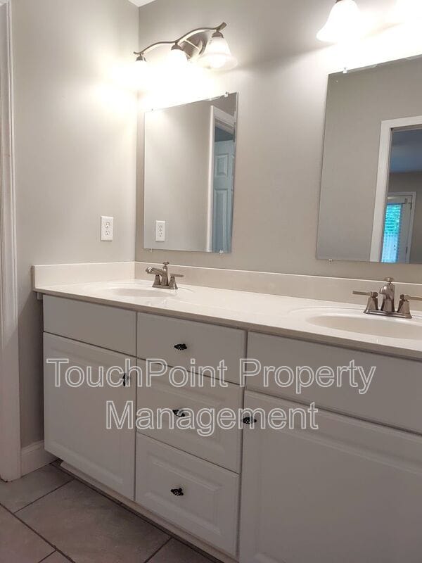 Building Photo - 1100 Norland Rd