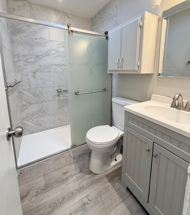 Building Photo - Charming 4-Bedroom Home with Spacious Layo...