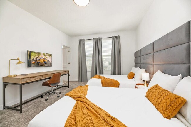 Building Photo - 4246 Paragraph Dr