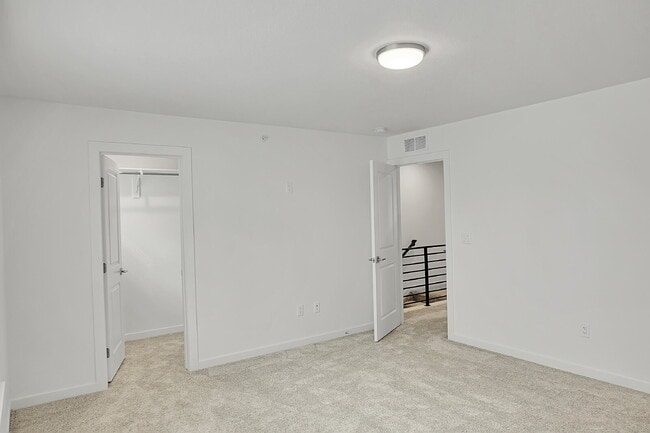 Building Photo - $2,350- 3 Bed 2.5 Bath Townhome in CO Spri...