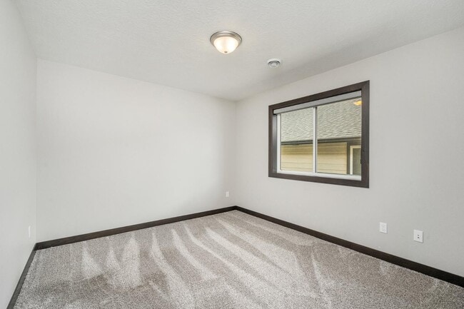 Building Photo - 4502 W 34th St N