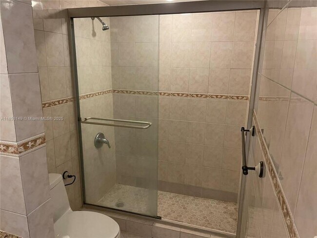 Building Photo - 2 bedroom in North Miami Beach FL 33179