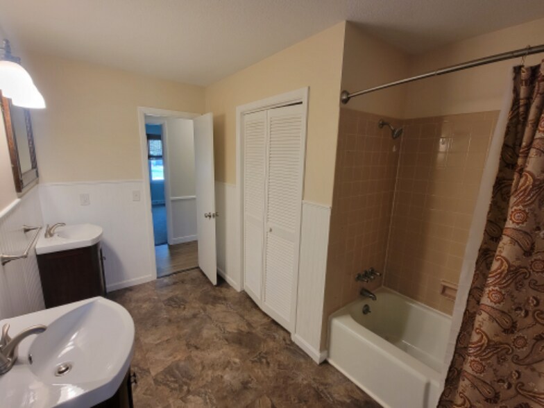 Building Photo - 1145 Quail Hollow Rd