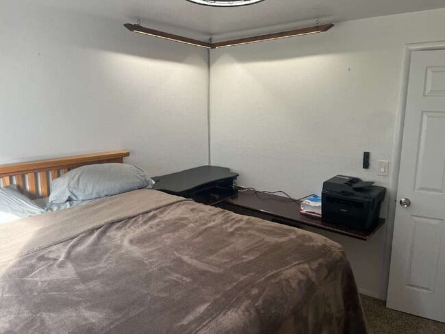 Building Photo - 4135 S Minuteman Way