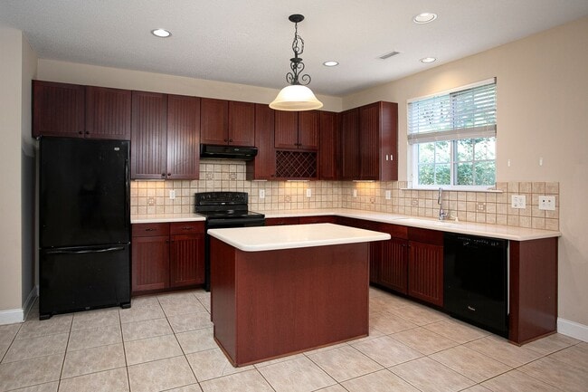 Building Photo - Beautiful 3 Bedroom Home w/Loft in Cary! - Available July 7th