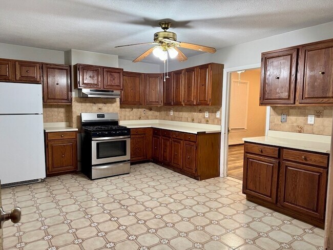 Building Photo - 230 Havre St