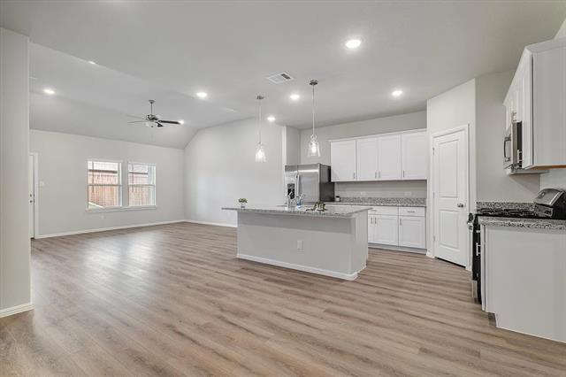 Building Photo - 422 Wydown Dr