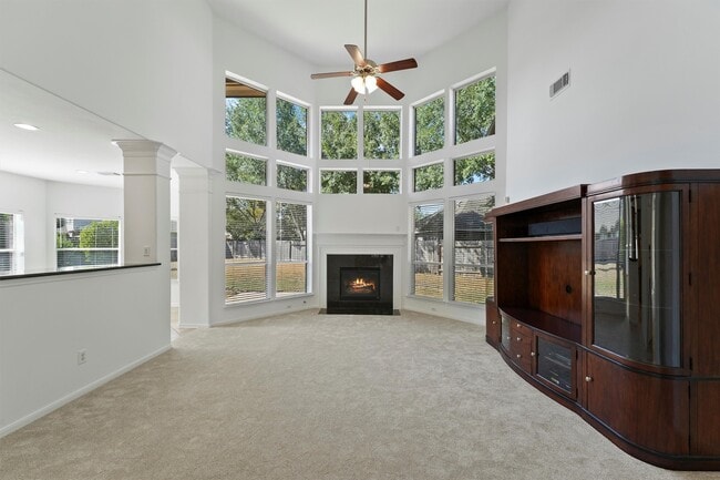 Building Photo - 26422 Creston Woods Dr