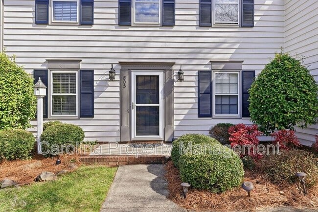 Building Photo - 805 Farm Tree Ln