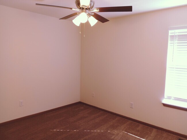 Building Photo - 5708 Canaveral Dr