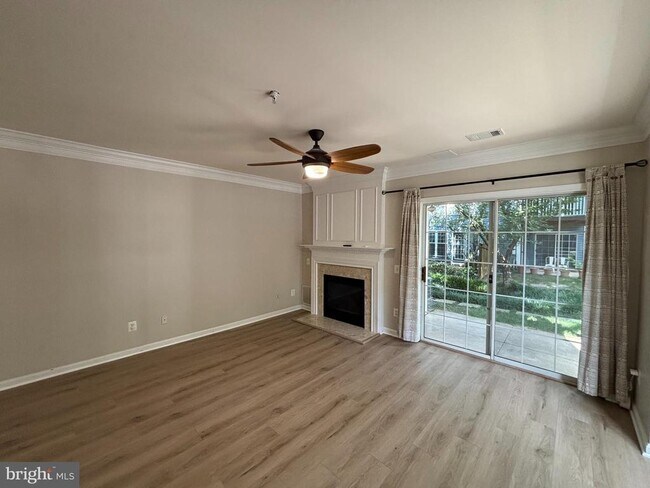 Building Photo - 7020 Falls Reach Dr