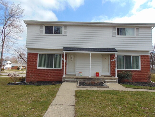 Primary Photo - 11730 Riverside Dr