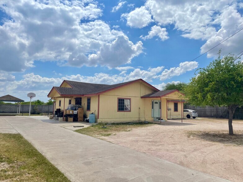 Building Photo - 2906 E Richardson Rd