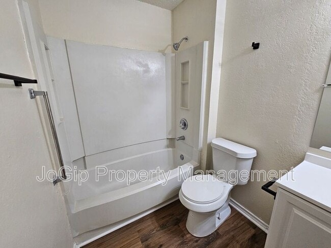 Building Photo - 311 Bryant Ln