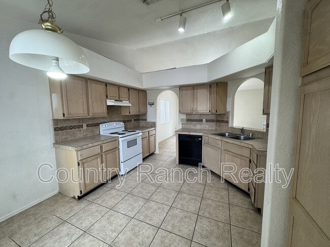 Building Photo - 1934 Easy St