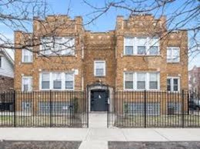 Building Photo - 6200 S Albany Ave. Chicago IL