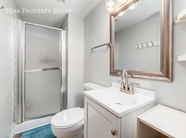 Building Photo - 202 W 8th Ave