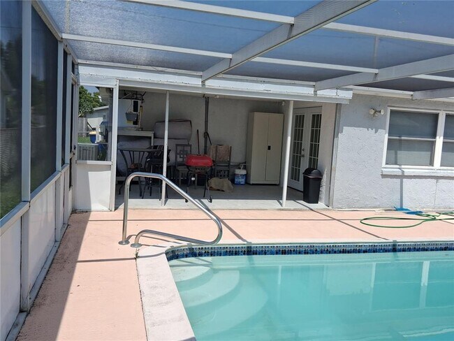 Building Photo - 8846 Chilton Dr