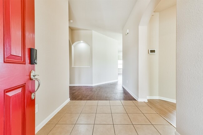 Building Photo - 7201 Valentine Ln