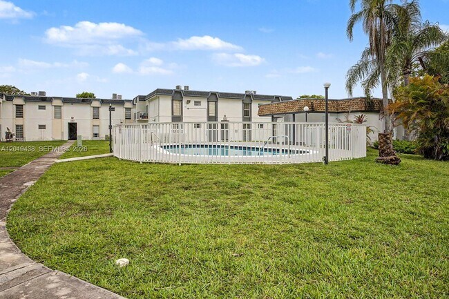 Building Photo - 7256 SW 94th Pl