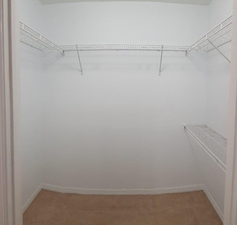 Building Photo - 1040 Villagio Cir