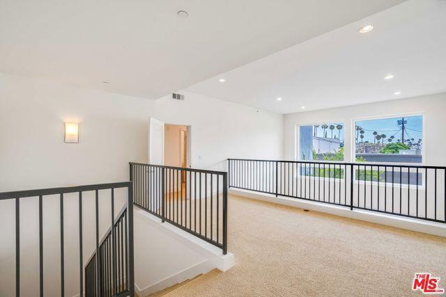 Building Photo - 13337 Beach Ave