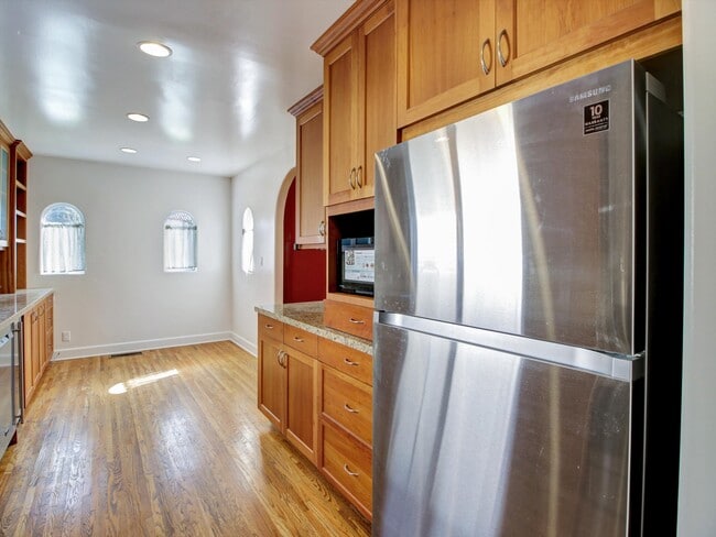 Building Photo - 203 S Stanley Dr