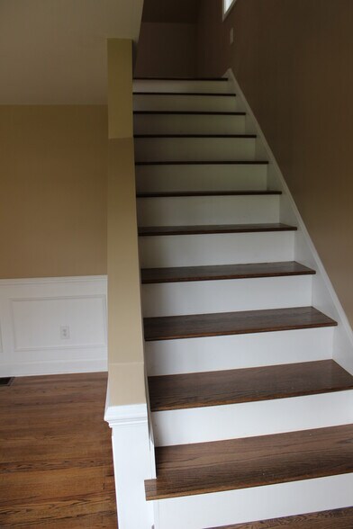 Building Photo - 2124 Ronnie Ave